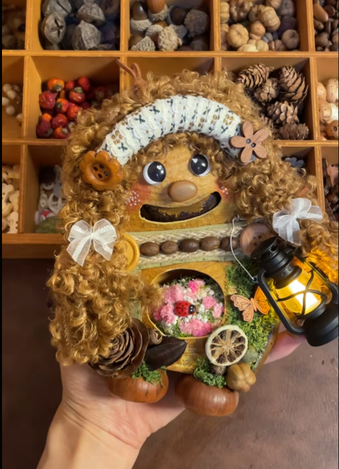 Two Sides Lumina the Hollow Keeper